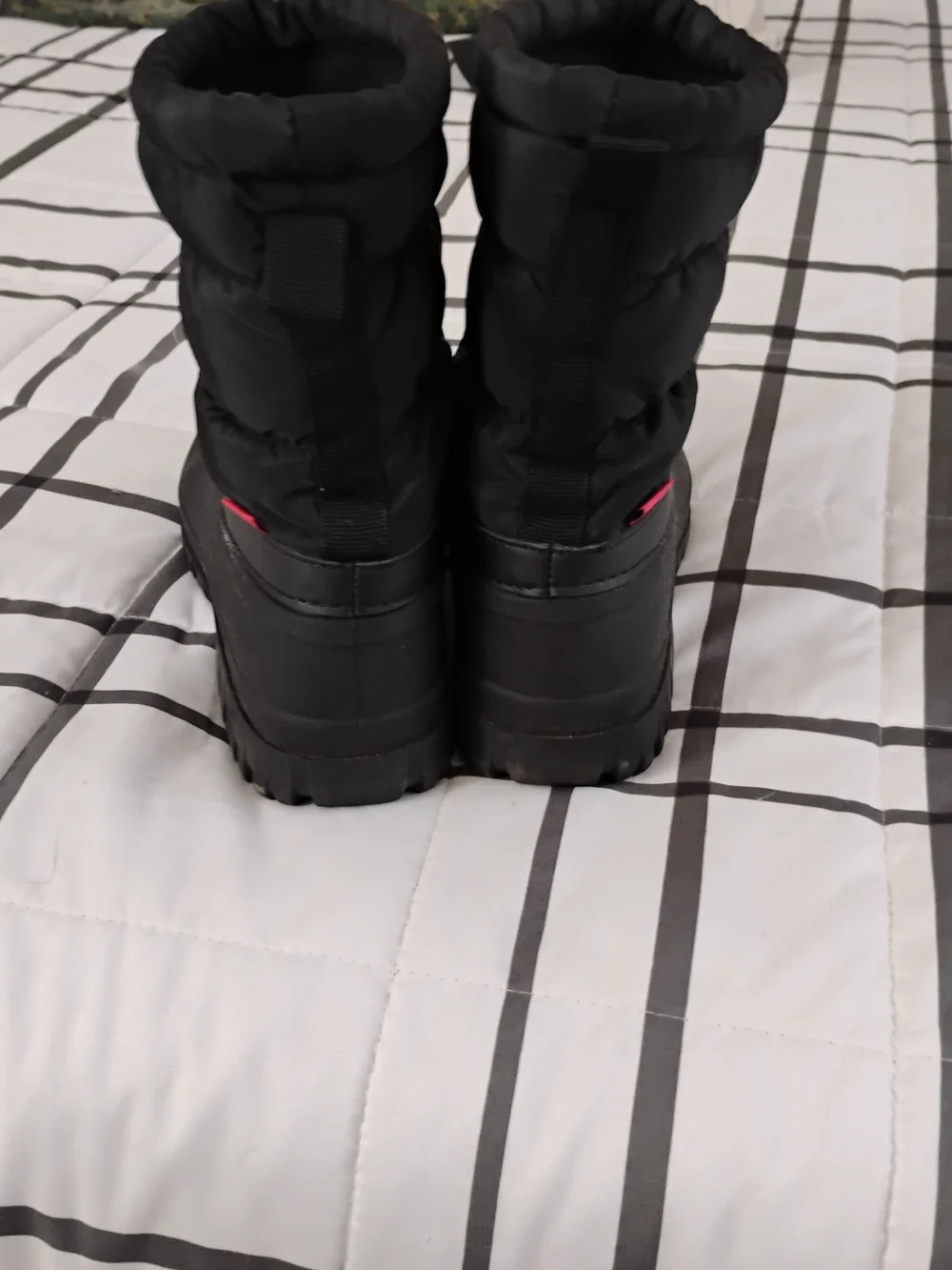 Chooka Woman's  Black Waterproof Snow Boots with Drawstring